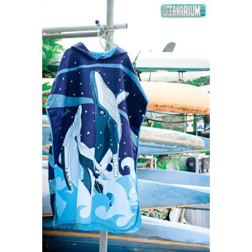 Poncho Estampado de Ballenas Jorobadas Azul Oceanarium